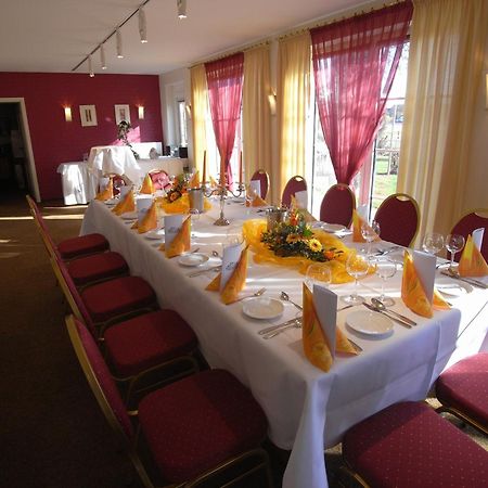 Land-Gut-Hotel Restaurant Kreuz Meyer สตูห์ร ภายนอก รูปภาพ