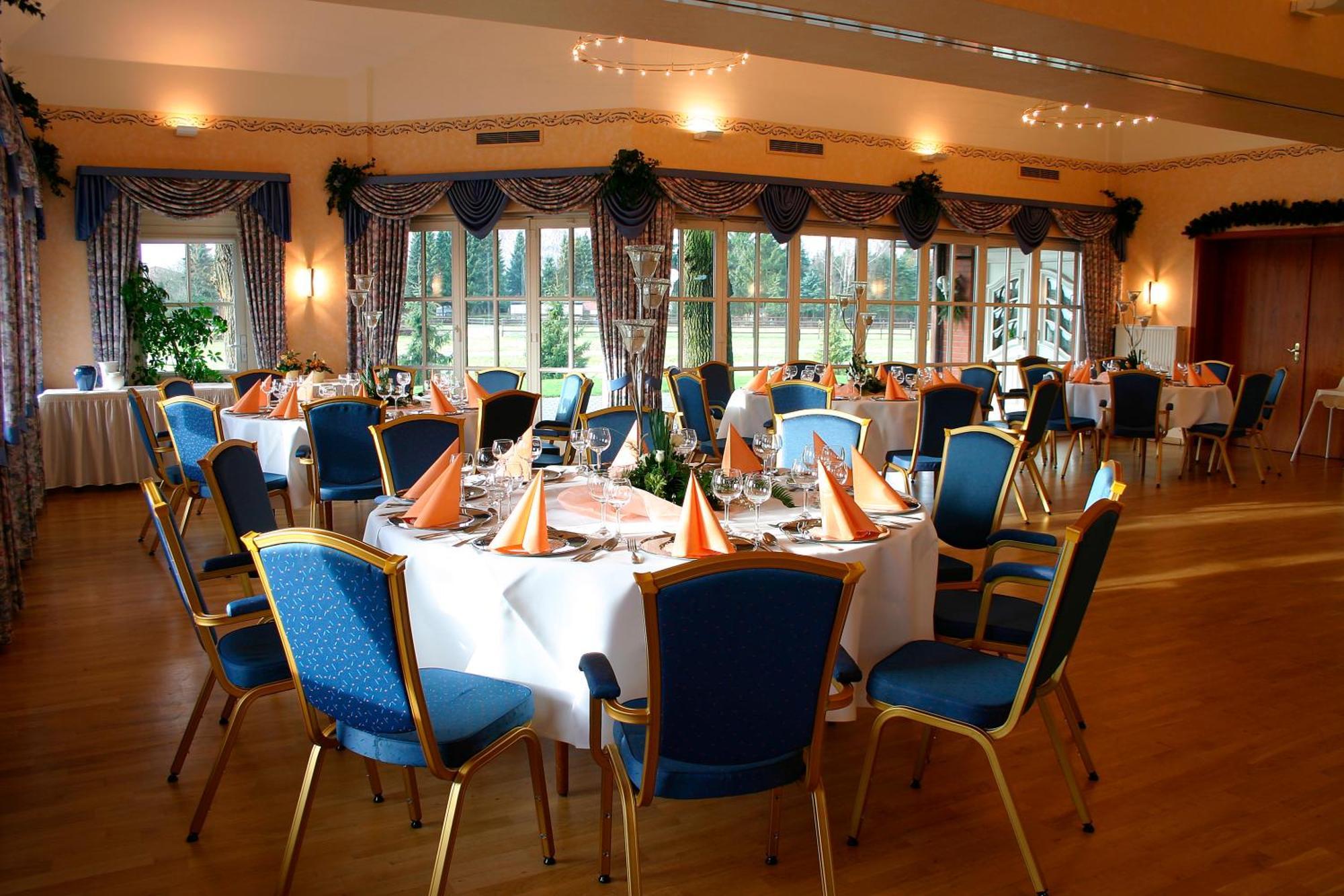 Land-Gut-Hotel Restaurant Kreuz Meyer สตูห์ร ภายนอก รูปภาพ