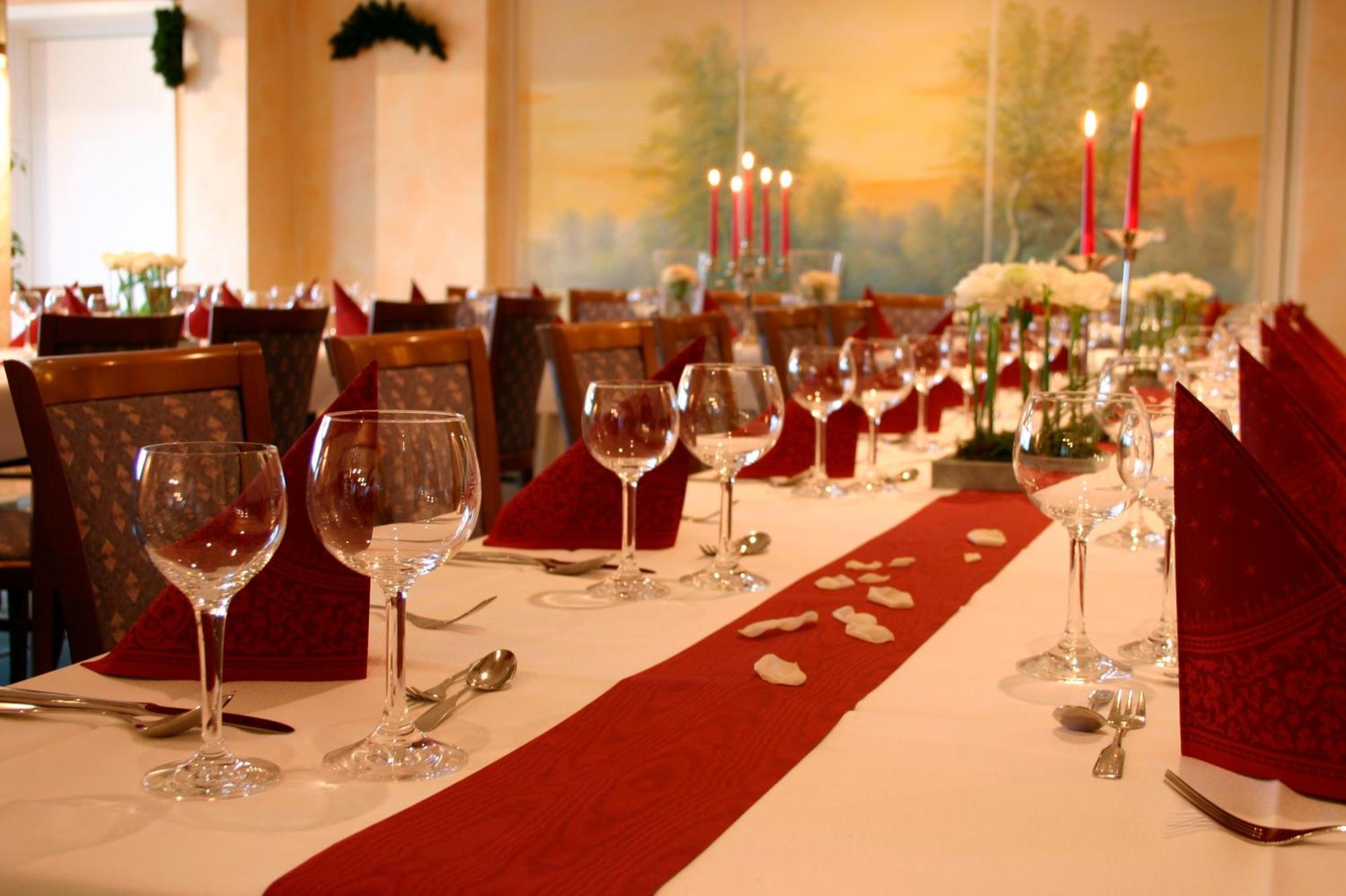 Land-Gut-Hotel Restaurant Kreuz Meyer สตูห์ร ภายนอก รูปภาพ