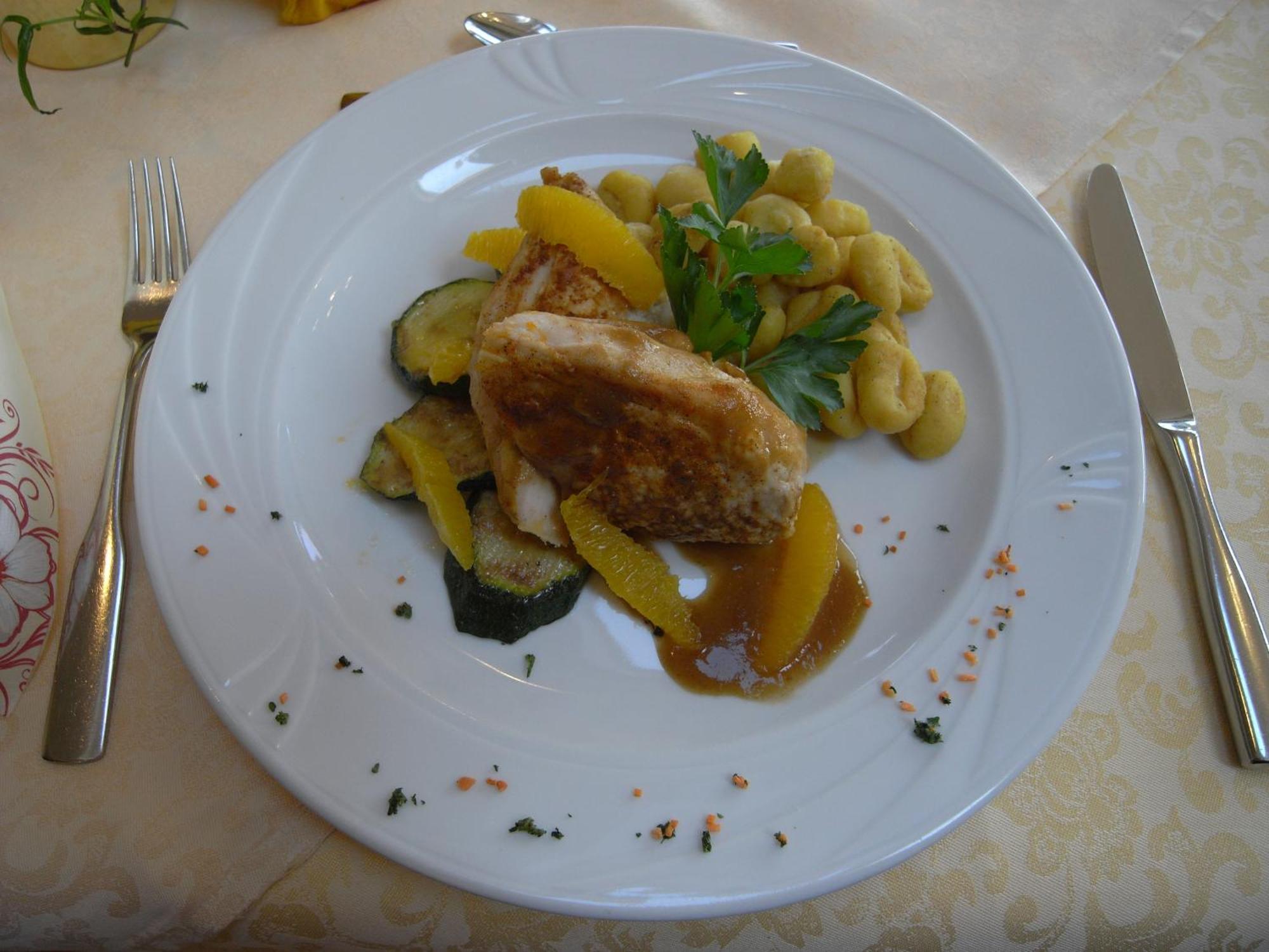 Land-Gut-Hotel Restaurant Kreuz Meyer สตูห์ร ภายนอก รูปภาพ